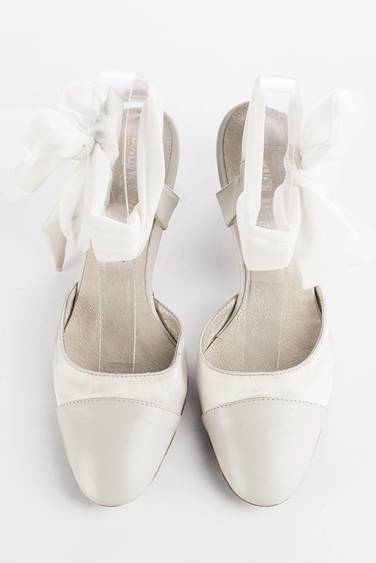 Off white women's open back shoes, with an ankle scarf. Round toe. Medium block heels. Top view - Florence KOOIJMAN